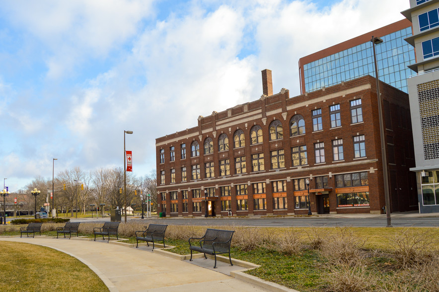 701 S Clinton St, Fort Wayne, IN en alquiler - Foto del edificio - Imagen 1 de 6