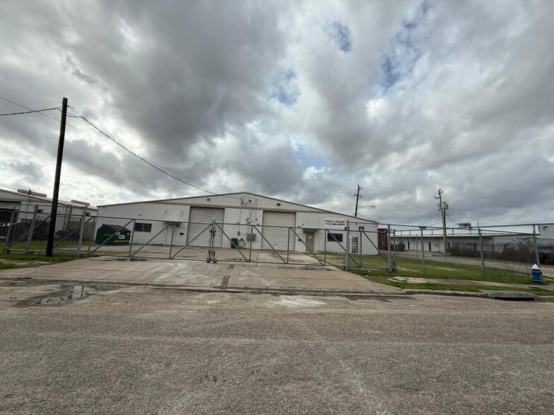 6006 Plainview St, Houston, TX en alquiler - Foto del edificio - Imagen 2 de 14