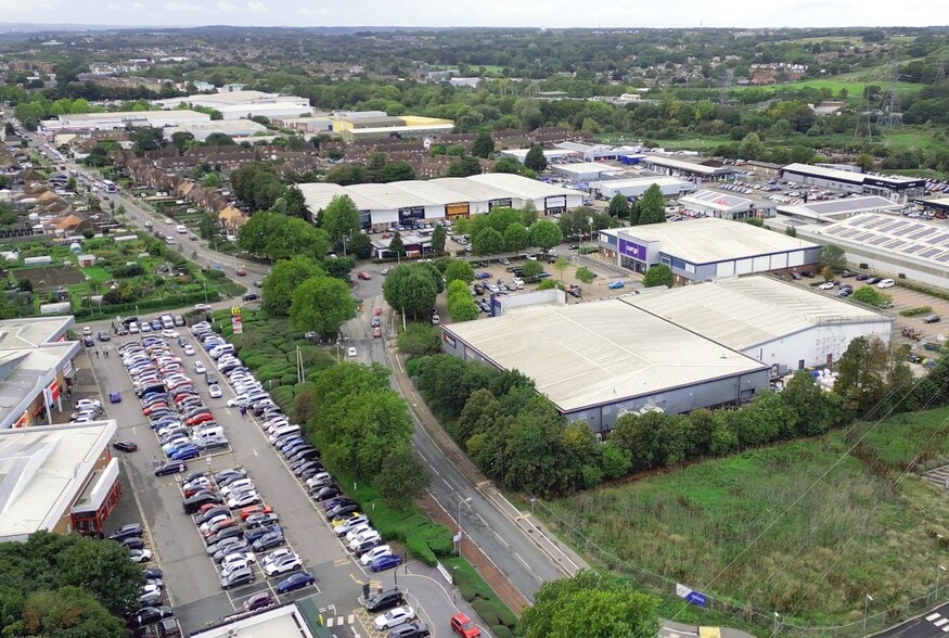 CANTERBURY RETAIL PARK cartera de 2 inmuebles en venta en LoopNet.es - Vista aérea - Imagen 3 de 12