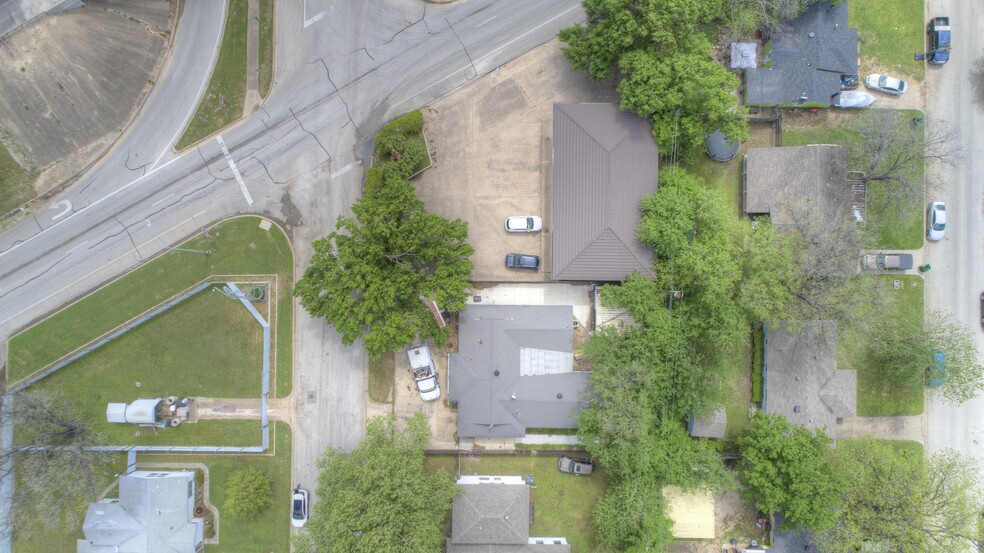 1925 Hickory Dr, Haltom City, TX en alquiler - Foto del edificio - Imagen 3 de 31