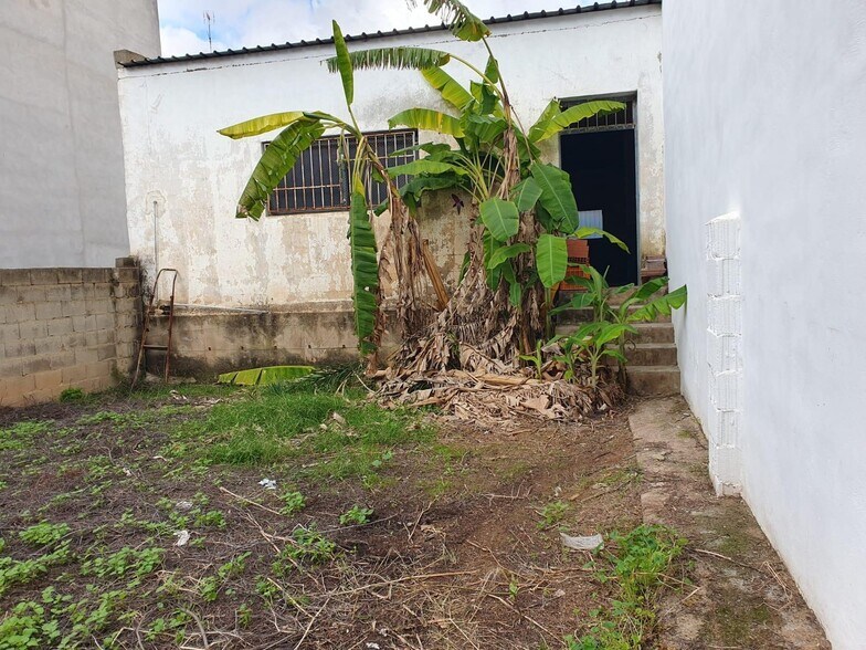 Local en La Pobla de Vallbona en alquiler - Foto del edificio - Imagen 3 de 5