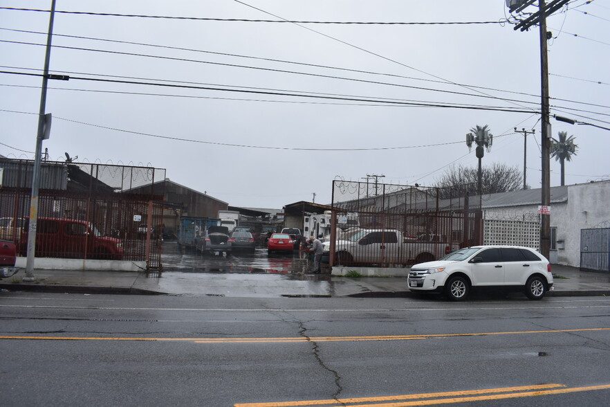 8712 S San Pedro St, Los Angeles, CA en alquiler - Foto del edificio - Imagen 3 de 5