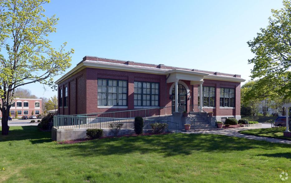 12 Breakneck Hill Rd, Lincoln, RI en alquiler - Foto del edificio - Imagen 2 de 13