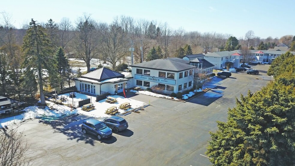 310 Blue Star Memorial Hwy, Douglas, MI en venta - Foto del edificio - Imagen 1 de 11