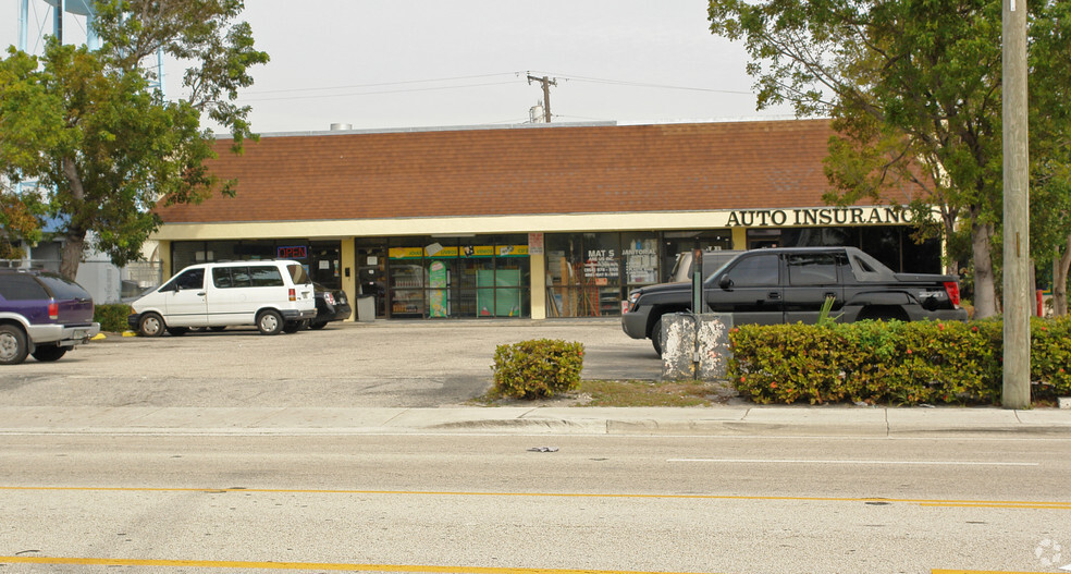 71-77 SE 10th St, Deerfield Beach, FL en alquiler - Foto del edificio - Imagen 2 de 3