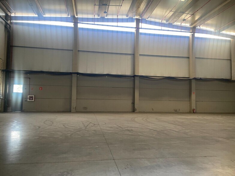 Nave en SEVILLA en alquiler - Foto del interior - Imagen 1 de 7