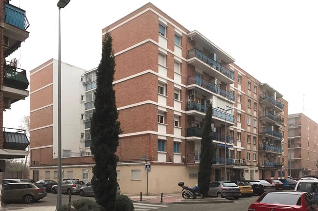 Más detalles de Calle de Arbolillos, 1, Torrejón de Ardoz - Edificio residencial​ en venta