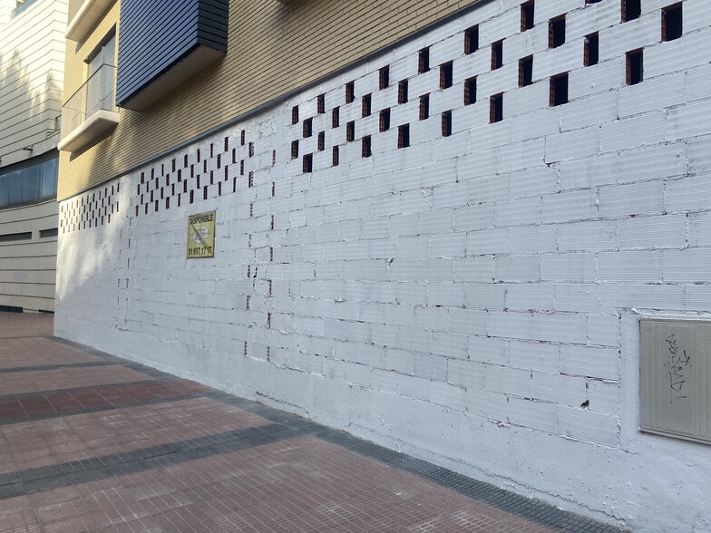 Calle Huesca, 6, Móstoles, Madrid en alquiler - Foto del edificio - Imagen 3 de 4