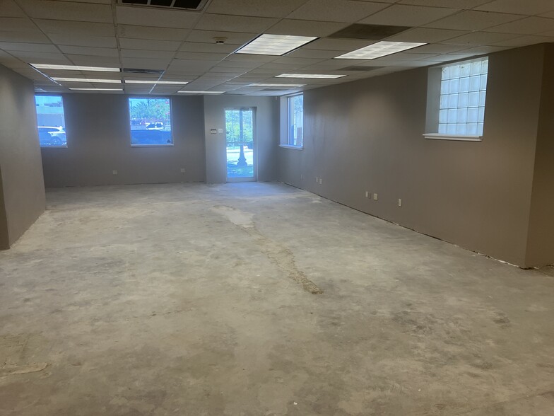 1001 W Main St, Carrollton, TX en alquiler - Foto del interior - Imagen 3 de 14