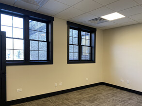 106 W Main St, West Dundee, IL en alquiler Foto del interior- Imagen 2 de 7