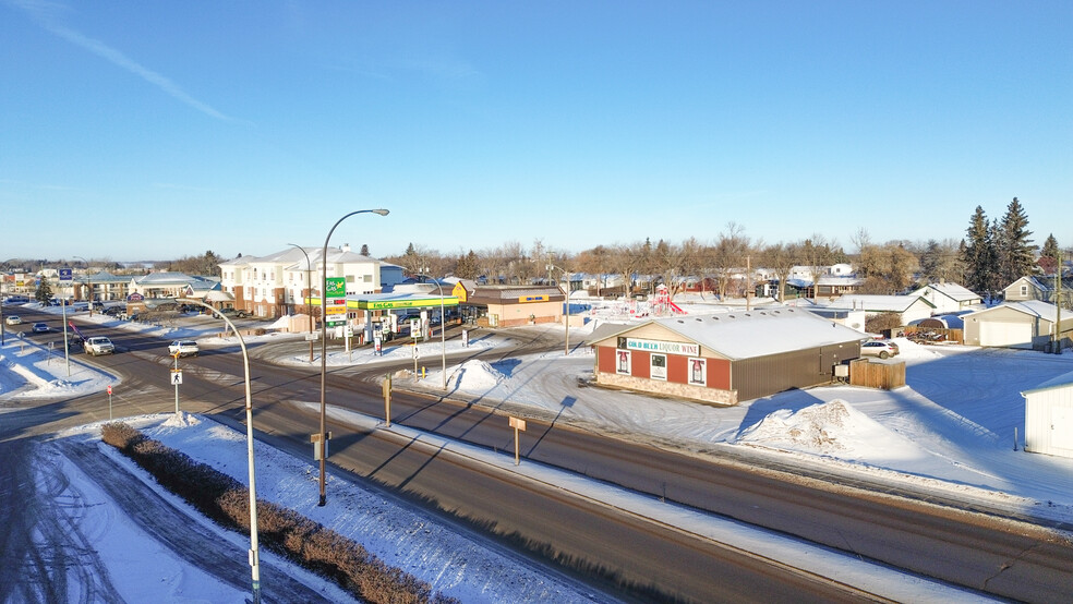 5922 50 Ave, Stettler, AB en venta - Foto del edificio - Imagen 3 de 29