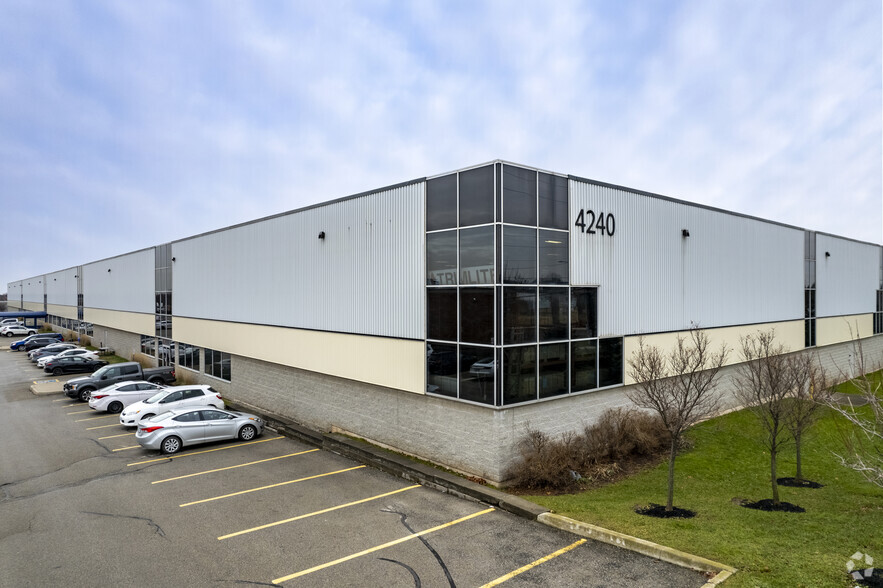 4240 Harvester Rd, Burlington, ON en alquiler - Foto principal - Imagen 1 de 5