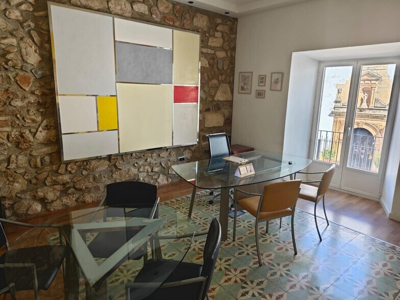 Calle Andrada, 11, Cáceres, Cáceres en alquiler - Foto del edificio - Imagen 2 de 8