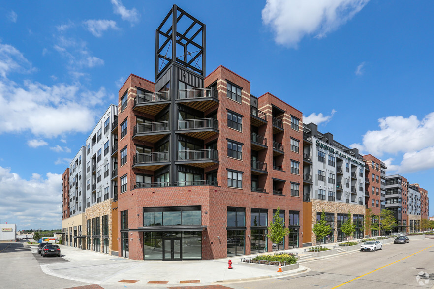 11240 W Burleigh St, Wauwatosa, WI en alquiler - Foto del edificio - Imagen 1 de 3