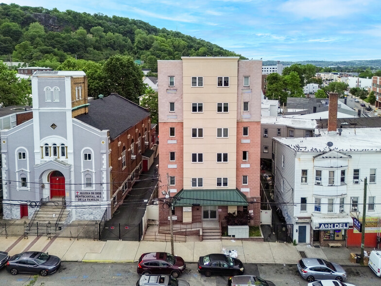 165 Barclay St, Paterson, NJ en venta - Foto del edificio - Imagen 3 de 12