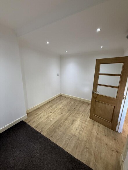 25-27 Station Rd, Thornton en venta - Foto del interior - Imagen 2 de 6