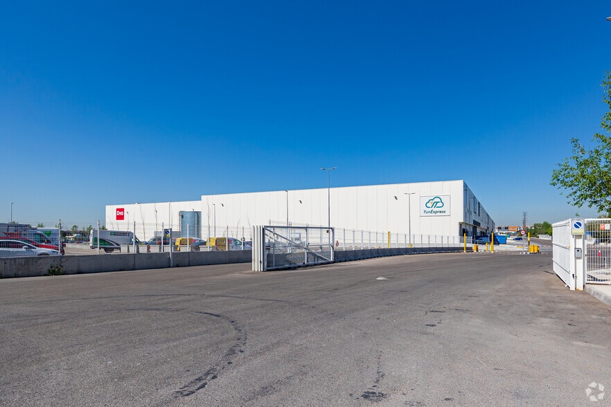 Calle de Eduardo Barreiros, Madrid, Madrid en alquiler - Foto del edificio - Imagen 2 de 2