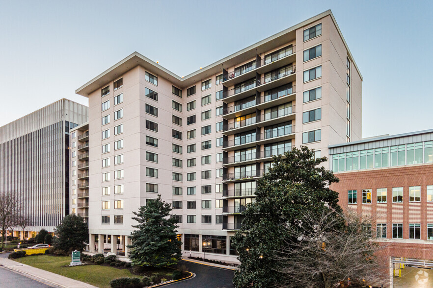 4400 East-West Hwy, Bethesda, MD en alquiler - Foto principal - Imagen 1 de 37