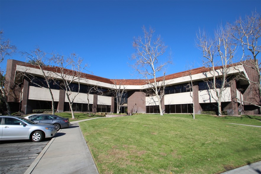 1180 Durfee Ave, South El Monte, CA en alquiler - Foto del edificio - Imagen 2 de 5