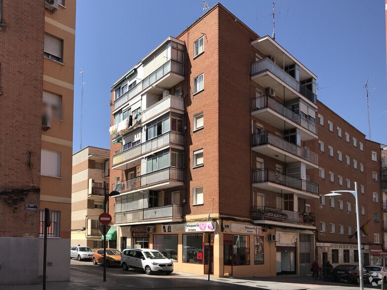 Calle Badajoz, 14, Alcorcón, Madrid en venta - Foto del edificio - Imagen 2 de 2
