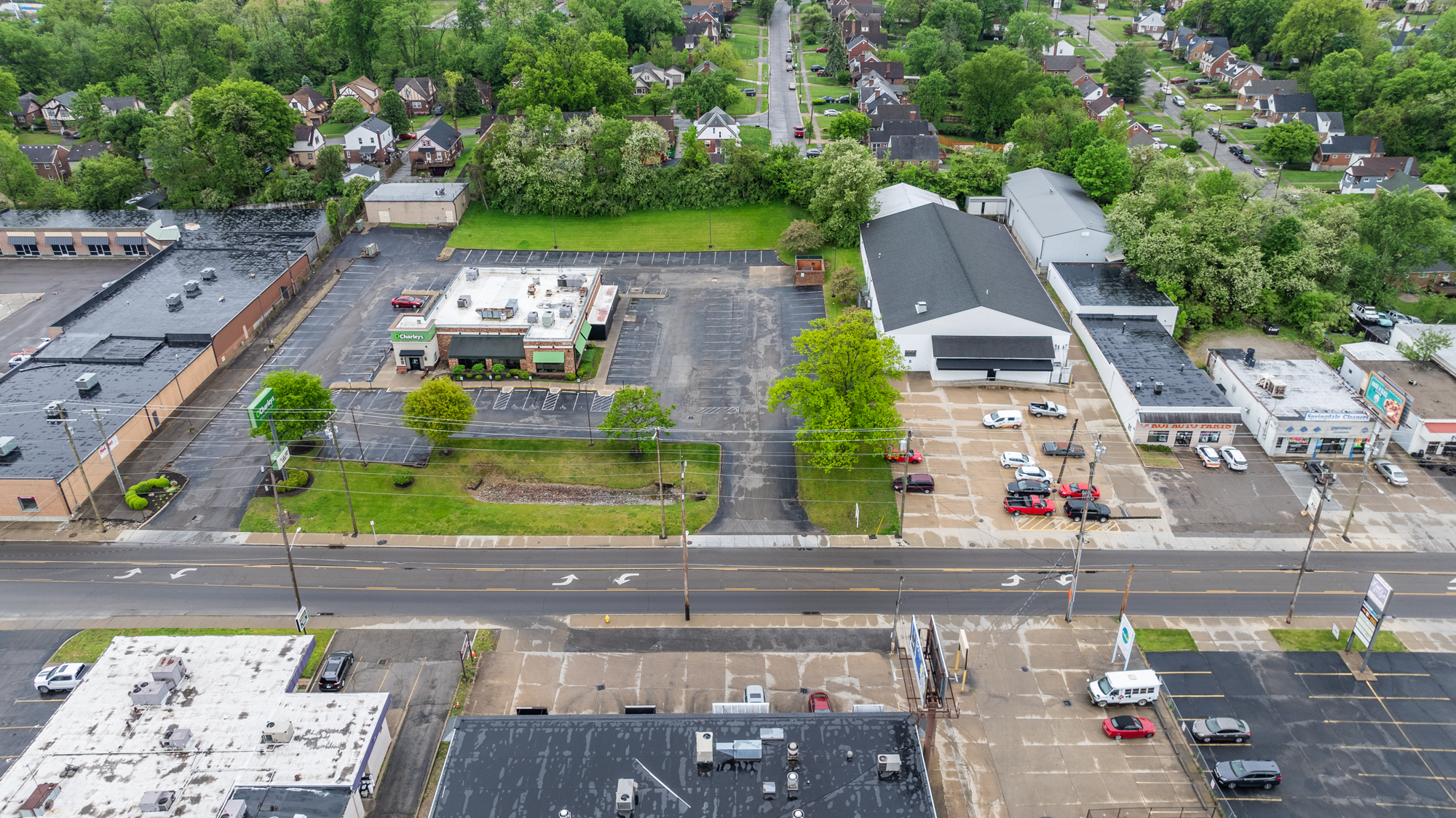 3 Adjacent Buildings on Crookshank Rd cartera de 2 inmuebles en venta en LoopNet.es Foto del edificio- Imagen 1 de 12