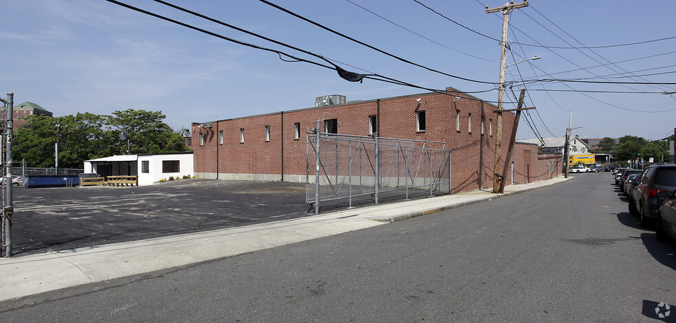 24 Denby Rd, Allston, MA en alquiler - Foto del edificio - Imagen 3 de 14