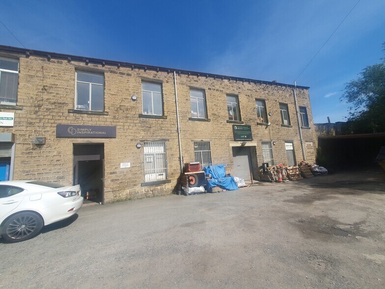 Huddersfield Rd, Holmfirth en alquiler - Foto del edificio - Imagen 1 de 3
