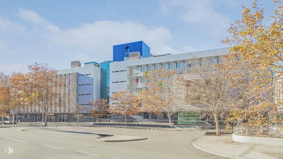 Calle del Golfo de Salónica, 73, Madrid, Madrid en alquiler - Vídeo de anuncio comercial - Imagen 2 de 21