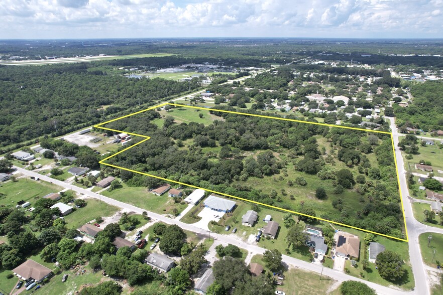 3450 41st St, Vero Beach, FL en venta - Foto del edificio - Imagen 2 de 31