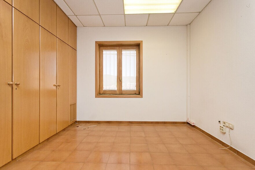 Local en La Torre de Claramunt, Barcelona en venta - Foto del interior - Imagen 2 de 17