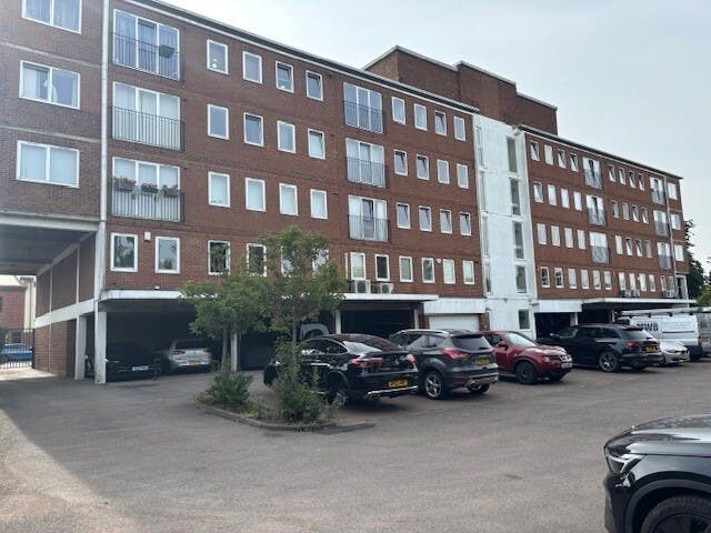 230 High St, Potters Bar en venta - Foto del edificio - Imagen 3 de 9
