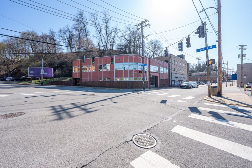 1320 5th Ave, Mckeesport, PA en venta - Foto del edificio - Imagen 2 de 26