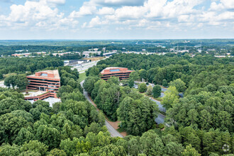 6801 Governors Lake Pky, Peachtree Corners, GA - vista aérea  vista de mapa - Image1