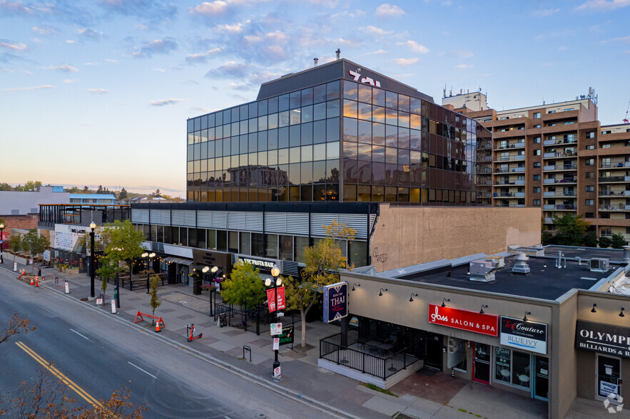 1324 17 Av SW, Calgary, AB en alquiler - Foto del edificio - Imagen 3 de 3