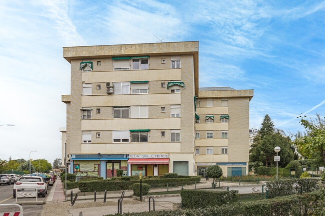 Más detalles de Calle Camino del Berrocal, 2, Collado Villalba - Local en alquiler