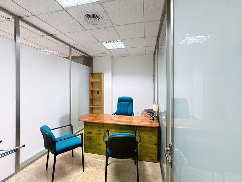 Carrer del Profesor Idilio Gimeno, 6, Torrent, Valencia en venta - Foto del edificio - Imagen 2 de 30