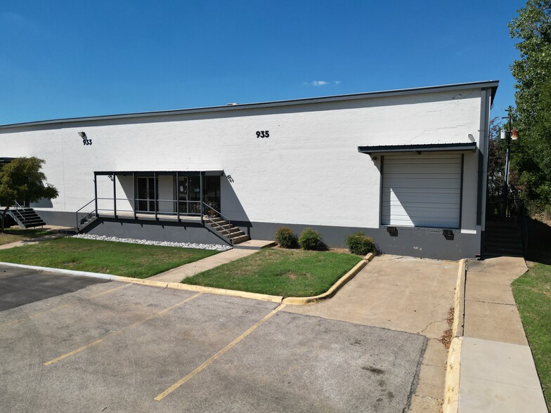 923-935 E Avenue J, Grand Prairie, TX en alquiler - Foto del edificio - Imagen 2 de 3