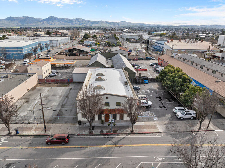 829 San Benito St, Hollister, CA en venta - Foto del edificio - Imagen 2 de 59