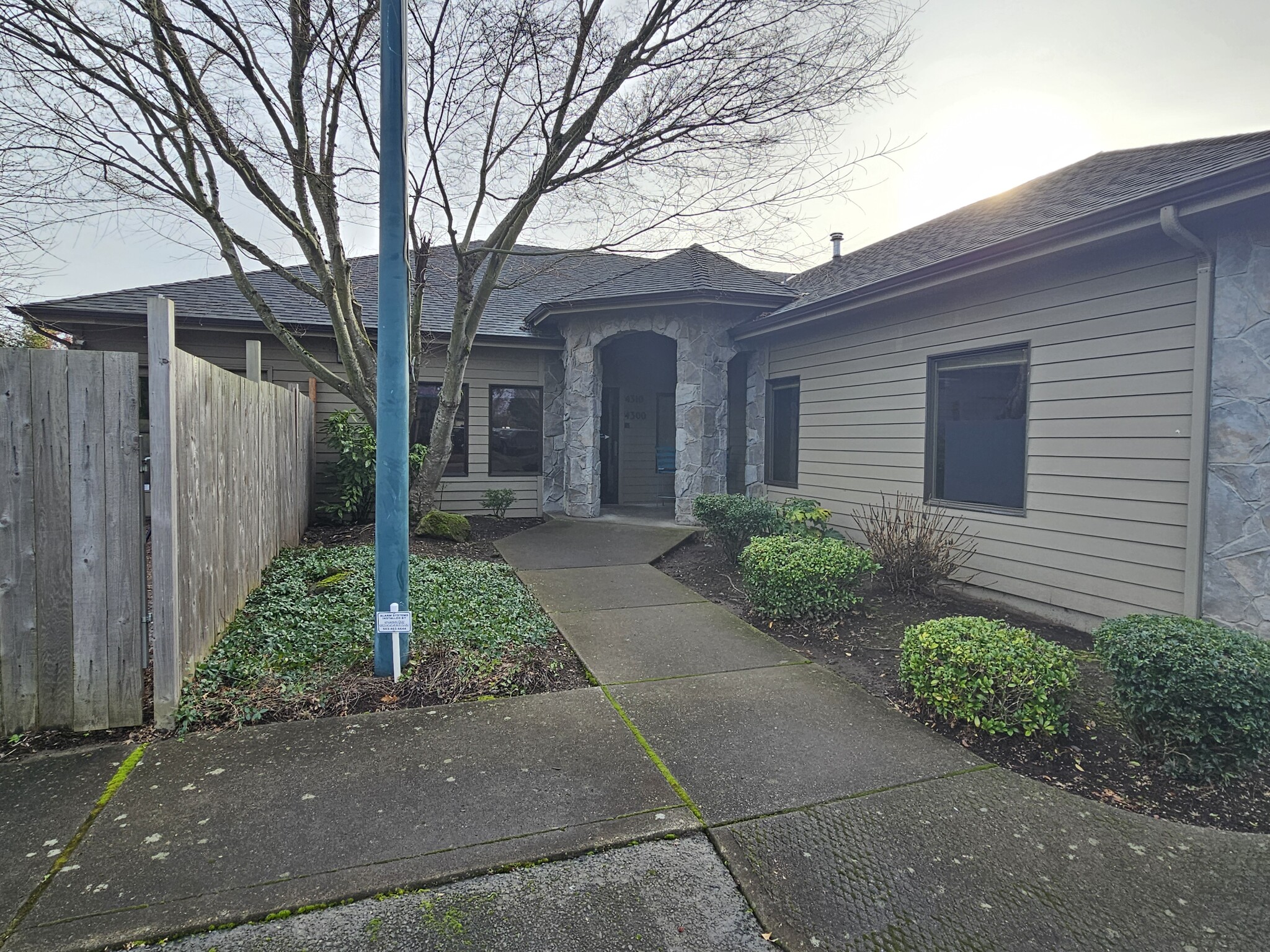 4300-4310 Cherry Ave NE, Keizer, OR en alquiler Foto del edificio- Imagen 1 de 4