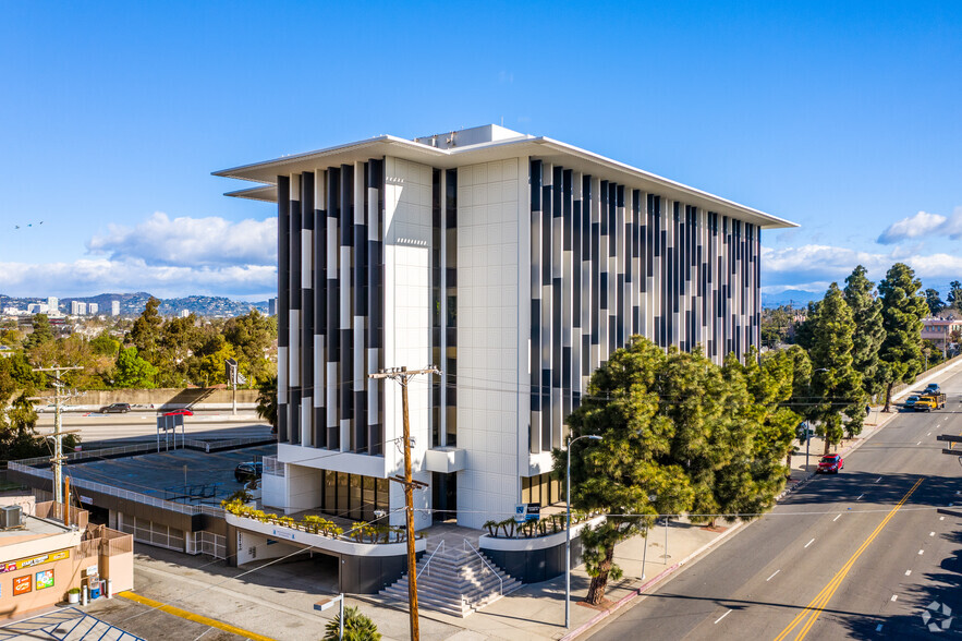 10801 National Blvd, Los Angeles, CA en alquiler - Foto del edificio - Imagen 3 de 17