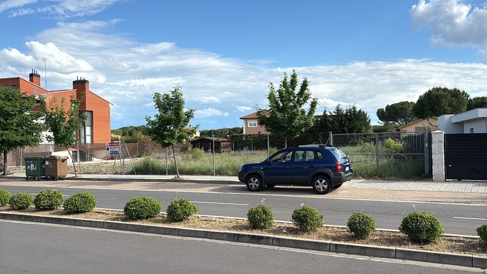 Avenida de las Navas, 50, Aldeamayor de San Martín, Valladolid en venta - Foto del edificio - Imagen 2 de 20
