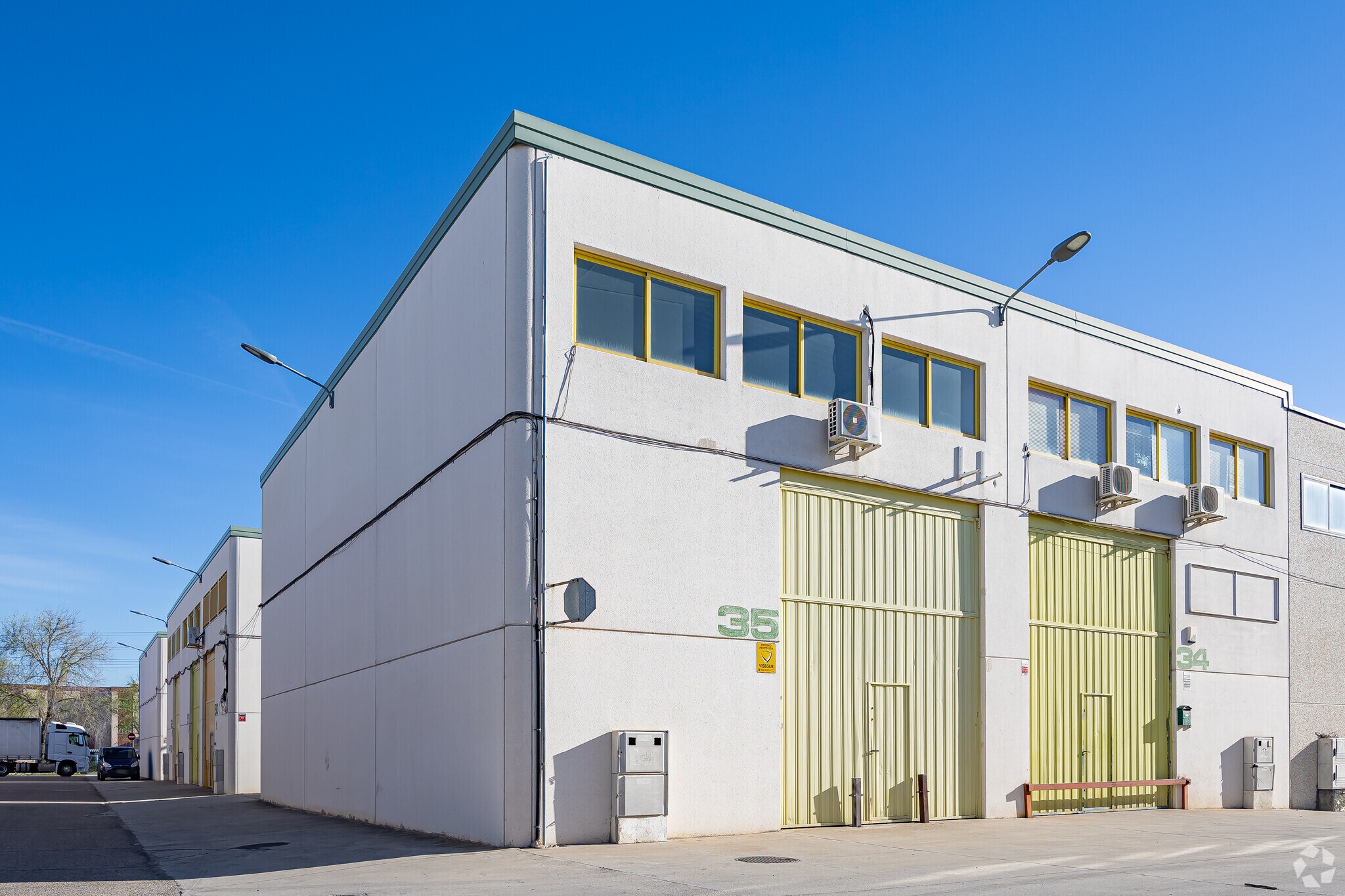 Calle Sisones, 2, Pinto, Madrid en venta Foto principal- Imagen 1 de 1