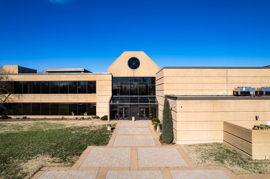 5000 E 29th St, Wichita, KS en alquiler - Foto del edificio - Imagen 2 de 53