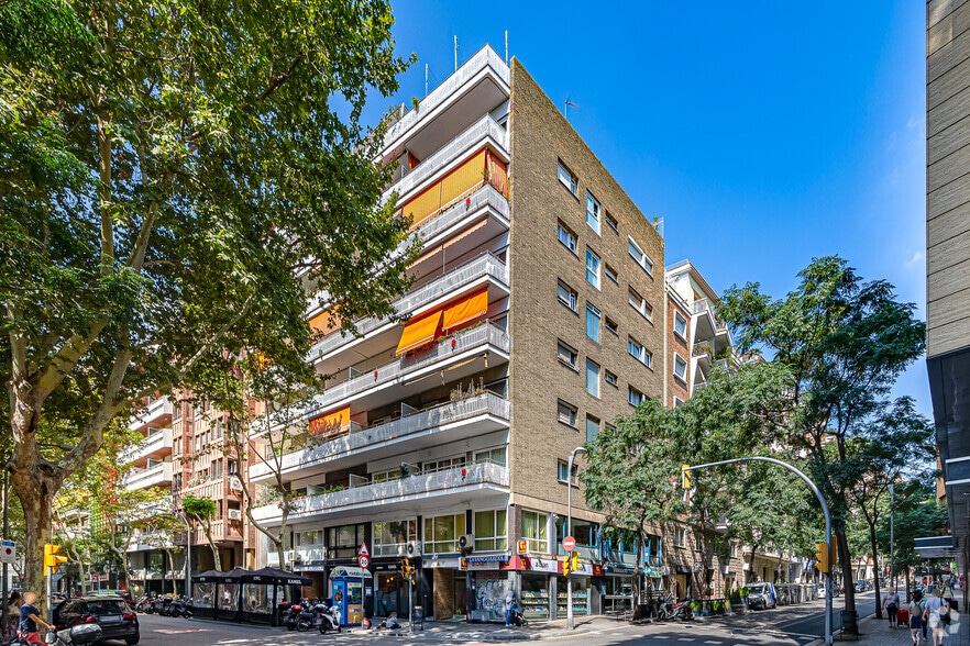 Carrer de Calvet, 27, Barcelona, Barcelona en alquiler - Foto del edificio - Imagen 2 de 3