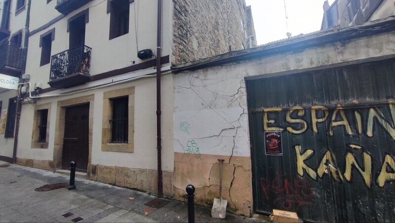 Terreno en Irun en venta - Foto del edificio - Imagen 2 de 3