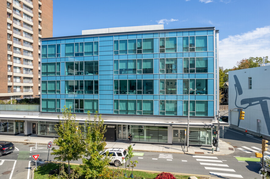 1073-1081 Massachusetts Ave, Cambridge, MA en alquiler - Foto del edificio - Imagen 3 de 5