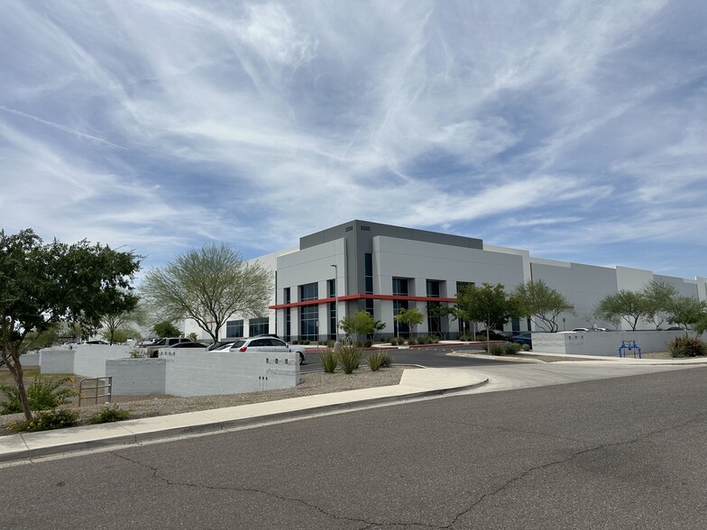 2150 E Riverview Dr, Phoenix, AZ en alquiler - Foto del edificio - Imagen 1 de 11