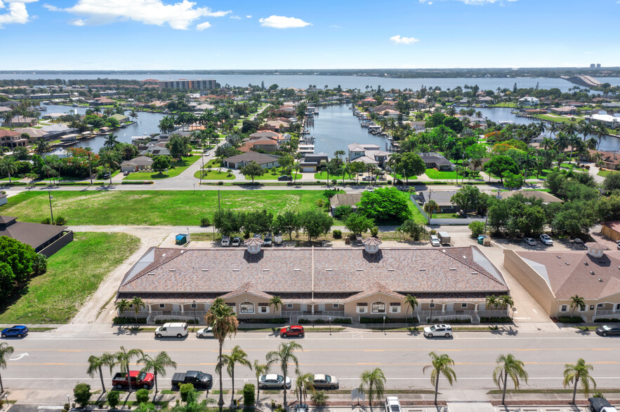 4519 SE 16th Pl, Cape Coral, FL en alquiler - Foto del edificio - Imagen 1 de 51