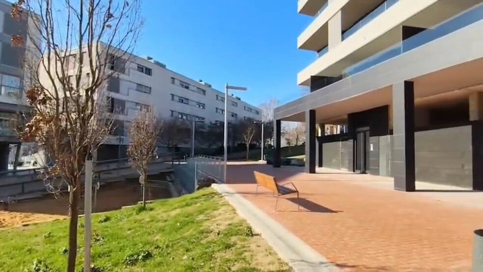 Plaça d'Ausiàs March 11, Sant Cugat del Vallès, Barcelona en alquiler - Vídeo de anuncio comercial - Imagen 1 de 2