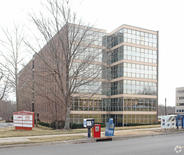 10551 Barkley St, Overland Park, KS en alquiler - Foto del edificio - Imagen 3 de 11